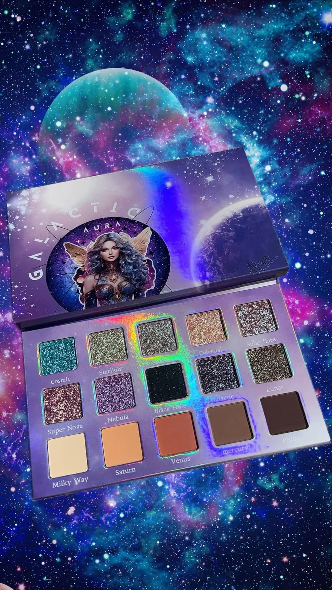 Galactic Aura Duo Chrome Eyeshadows Palette