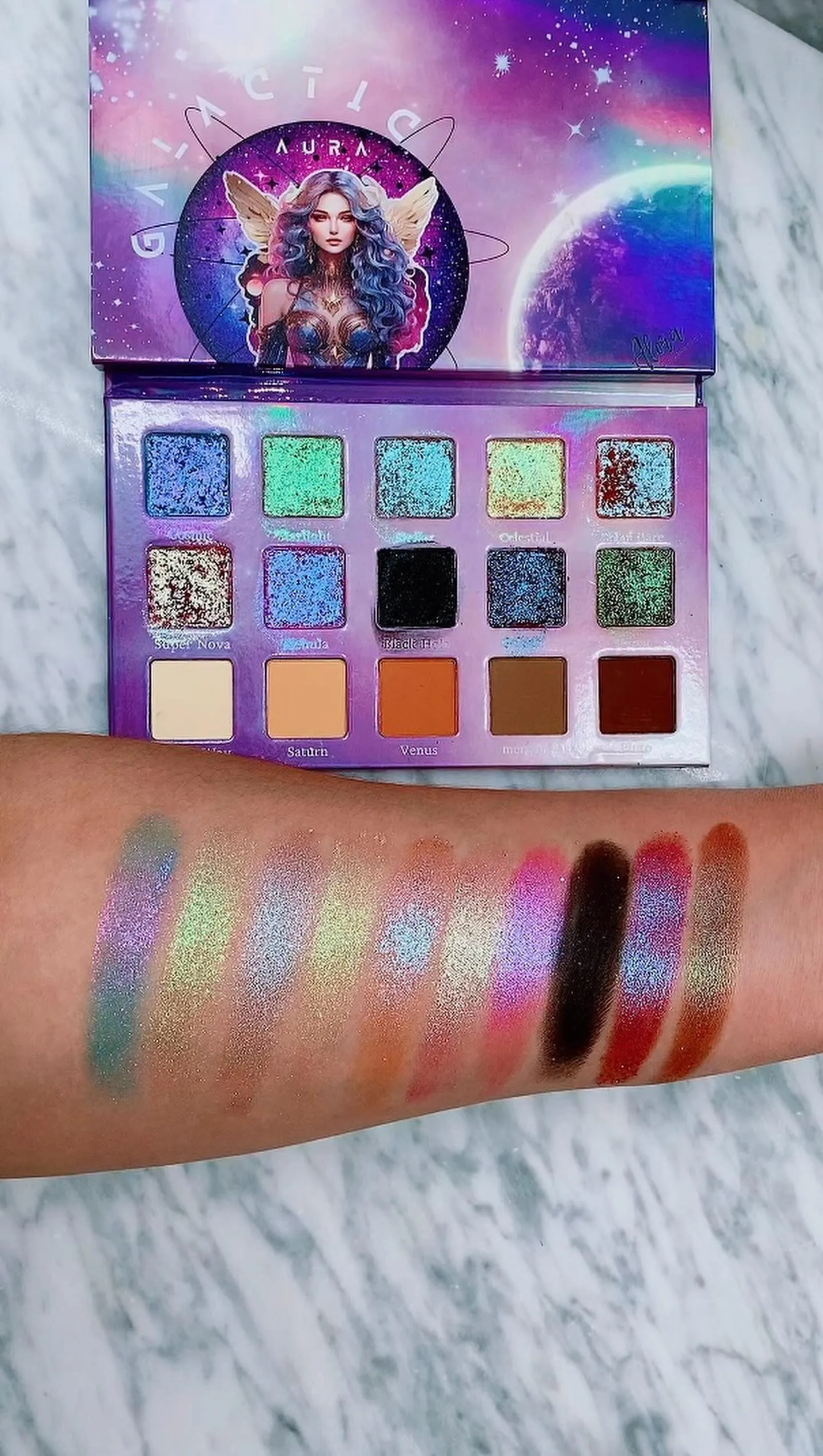 Galactic Aura Duo Chrome Eyeshadows Palette